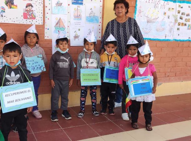 images/escuelita-cochabamba/blog-fotos/2022/IMG-2022-0-24Chocaya-Kinder_des_Kindergartens_mit_Zoyka.jpg
